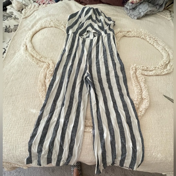 WOMENS NWT NAVY STRIPE HALTER JUMPSUIT - Picture 8 of 8